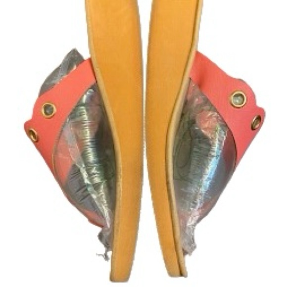 Beautiful Salmon Colored Wedges Apt.9 - Picture 5 of 8